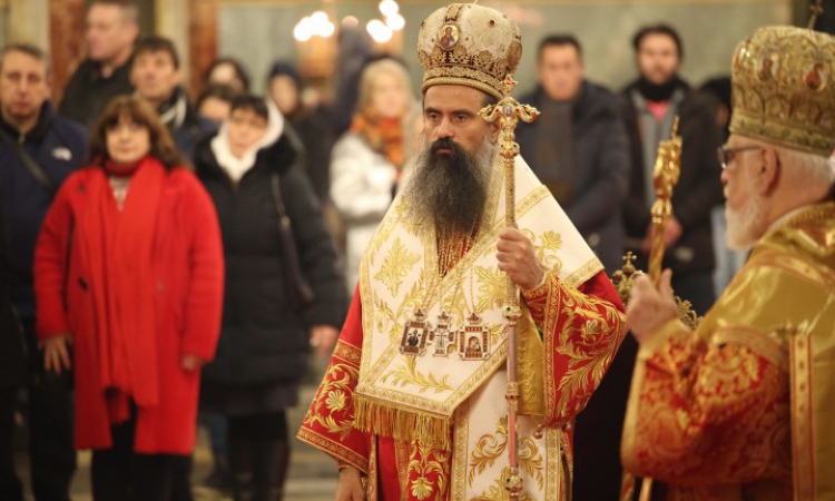 Патриарх Даниил: Да се помирим с Бога през новата година